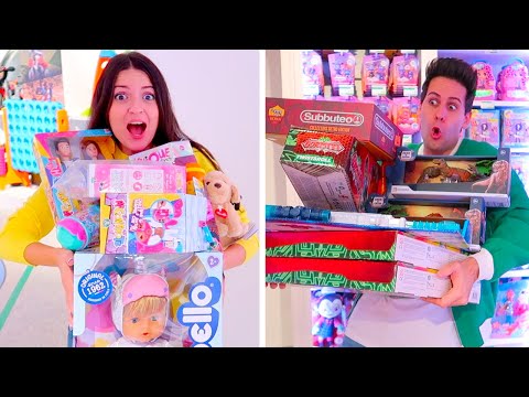 TI COMPRO TUTTO QUELLO CHE TOCCHI!! Sofì e Luì nel Negozio di Giocattoli!!